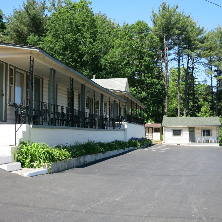 The Austin Inn Lake George Buitenkant foto